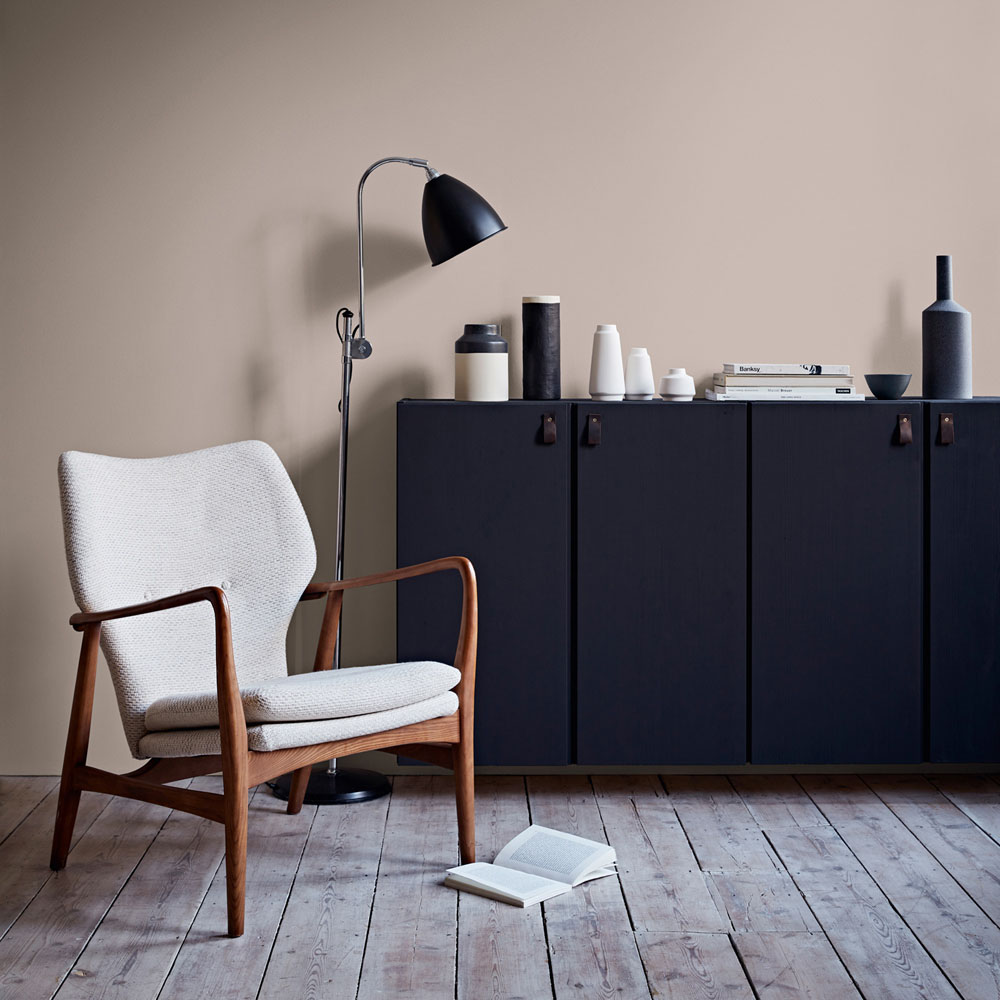 Crown Breatheasy Walls & Ceilings Hare Matt Emulsion Paint 2.5L Image 5