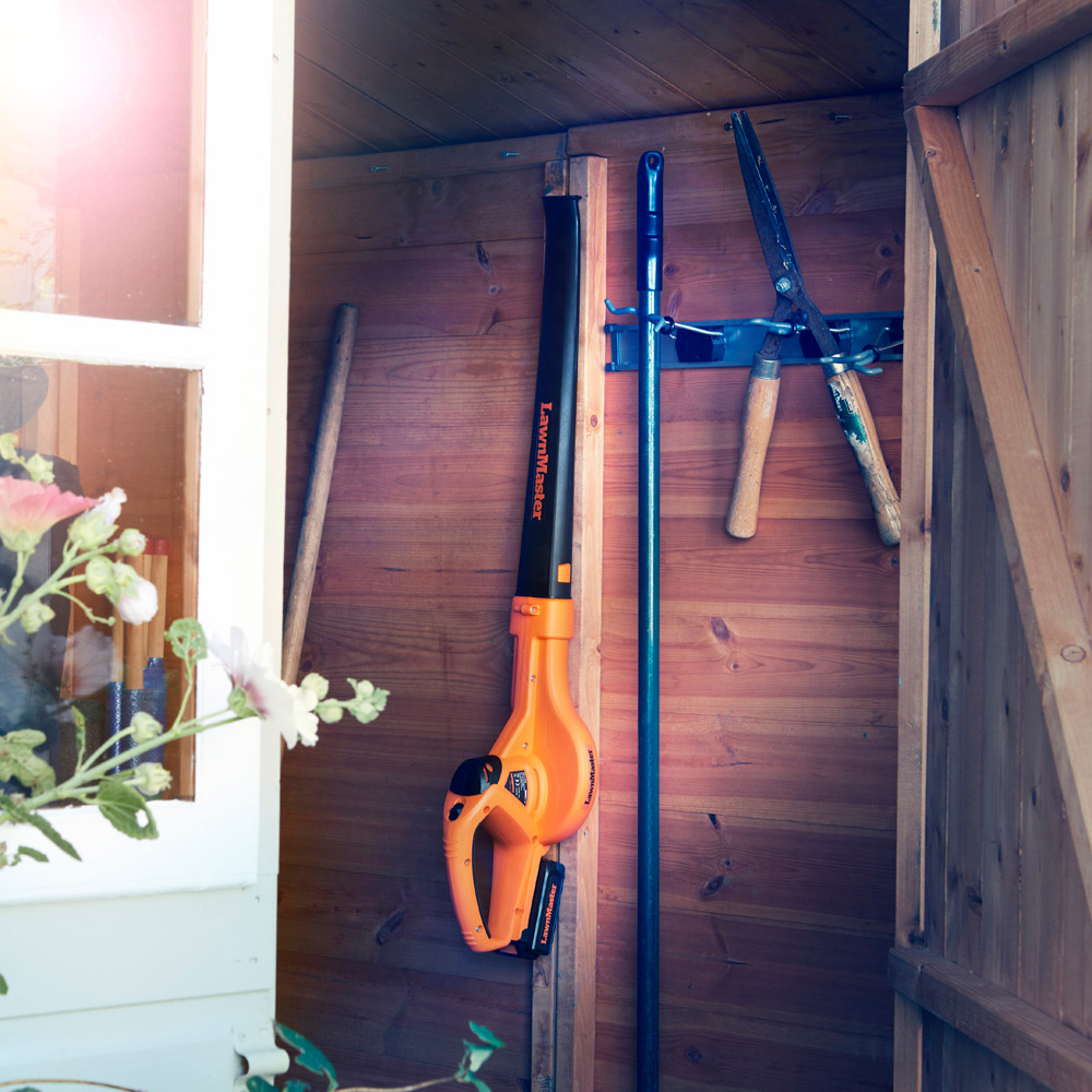 LawnMaster 24V Cordless Leaf Blower Image 6