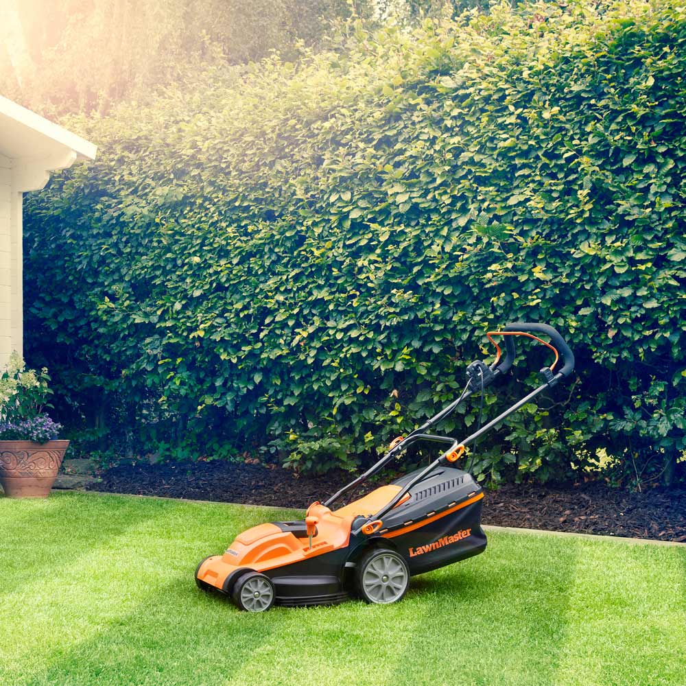 LawnMaster M2EB1637M-01 1600W Hand Propelled 37cm Rotary Electric Lawn Mower Image 8