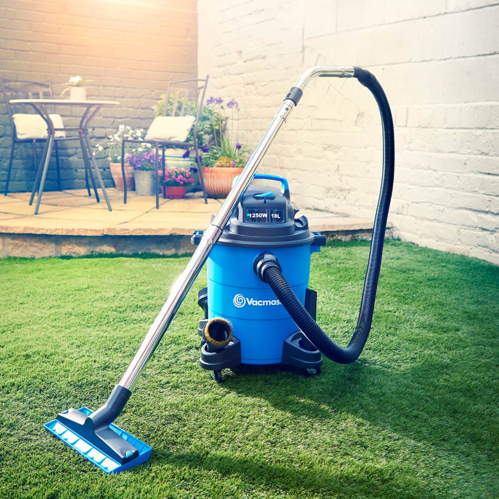 Vacmaster Artificial Grass Wet and Dry Vacuum Cleaner 1250W Image 2