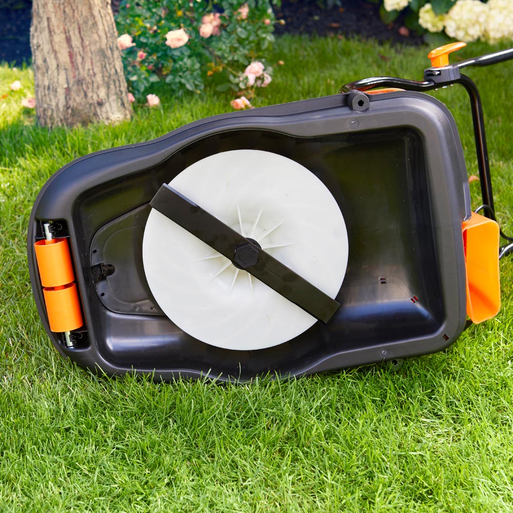 LawnMaster MEH1836-01 1800W Hand Propelled 36cm Hover Electric Lawn Mower with Grass Collection Box Image 5