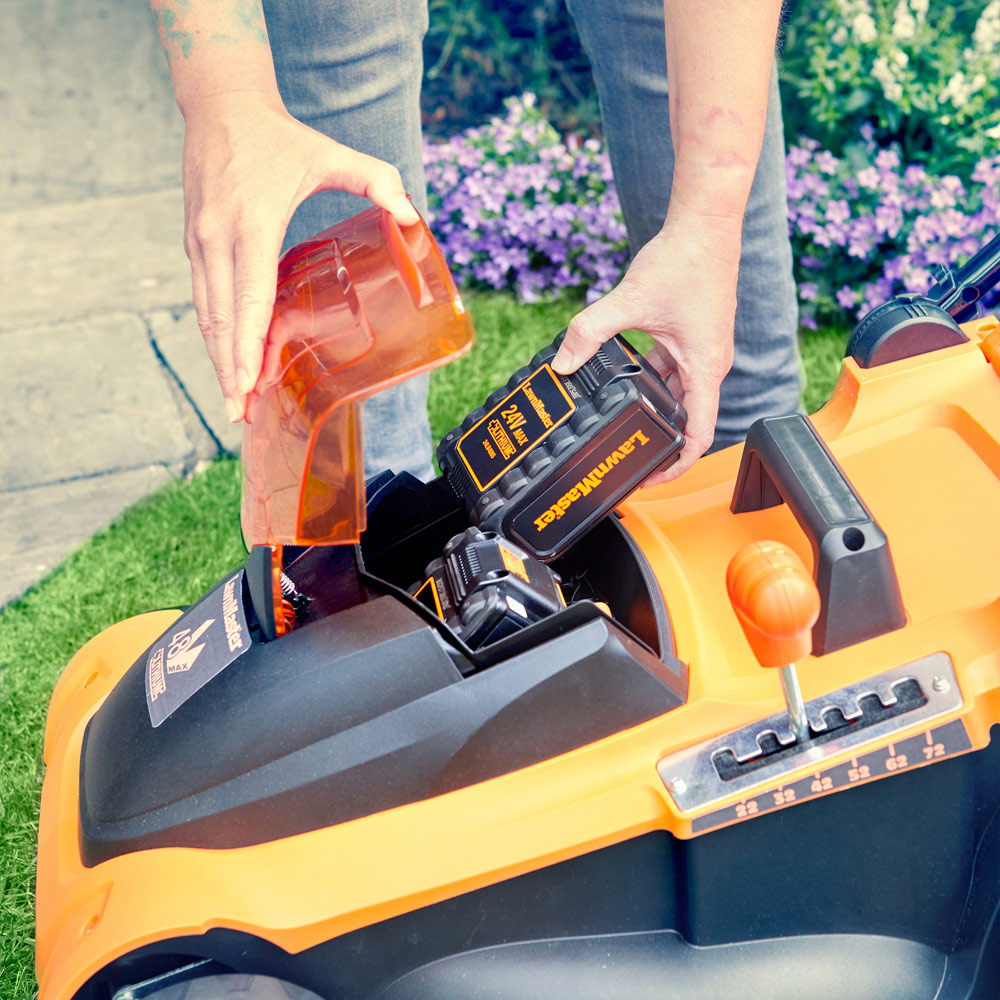 LawnMaster CLMF4841E-01 48V Hand Propelled 41cm Rotary Battery Lawn Mower Image 3