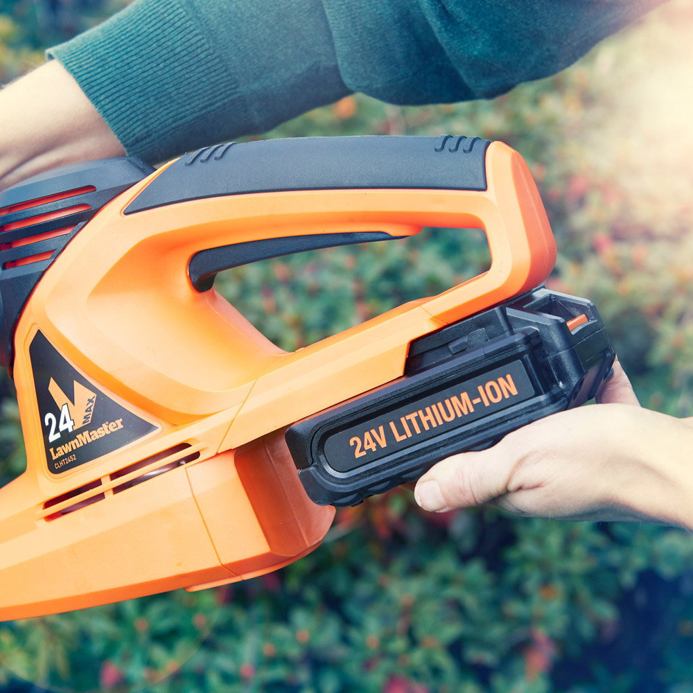 LawnMaster 24V 52cm Cordless Hedgetrimmer Image 6