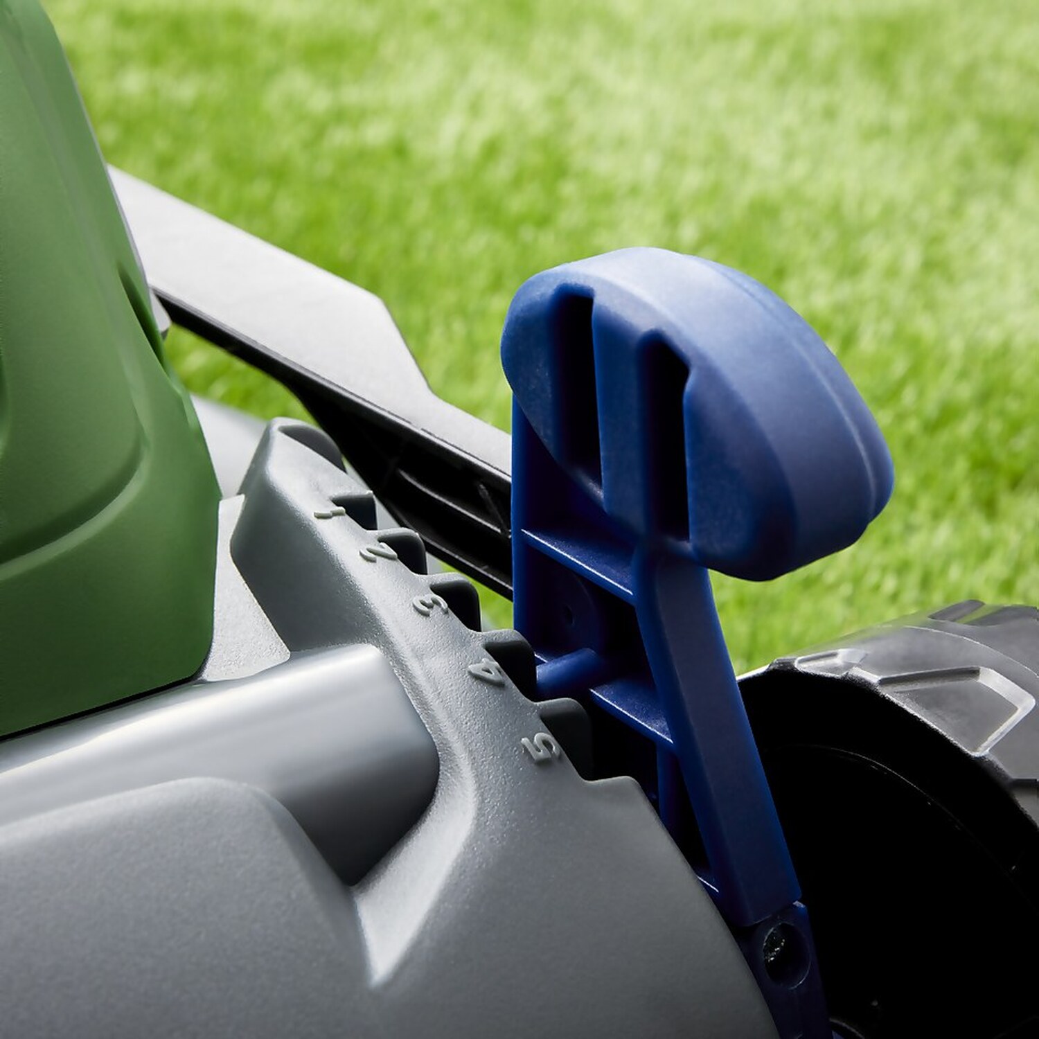 Powerbase Lawn Mower and Strimmer Image 6