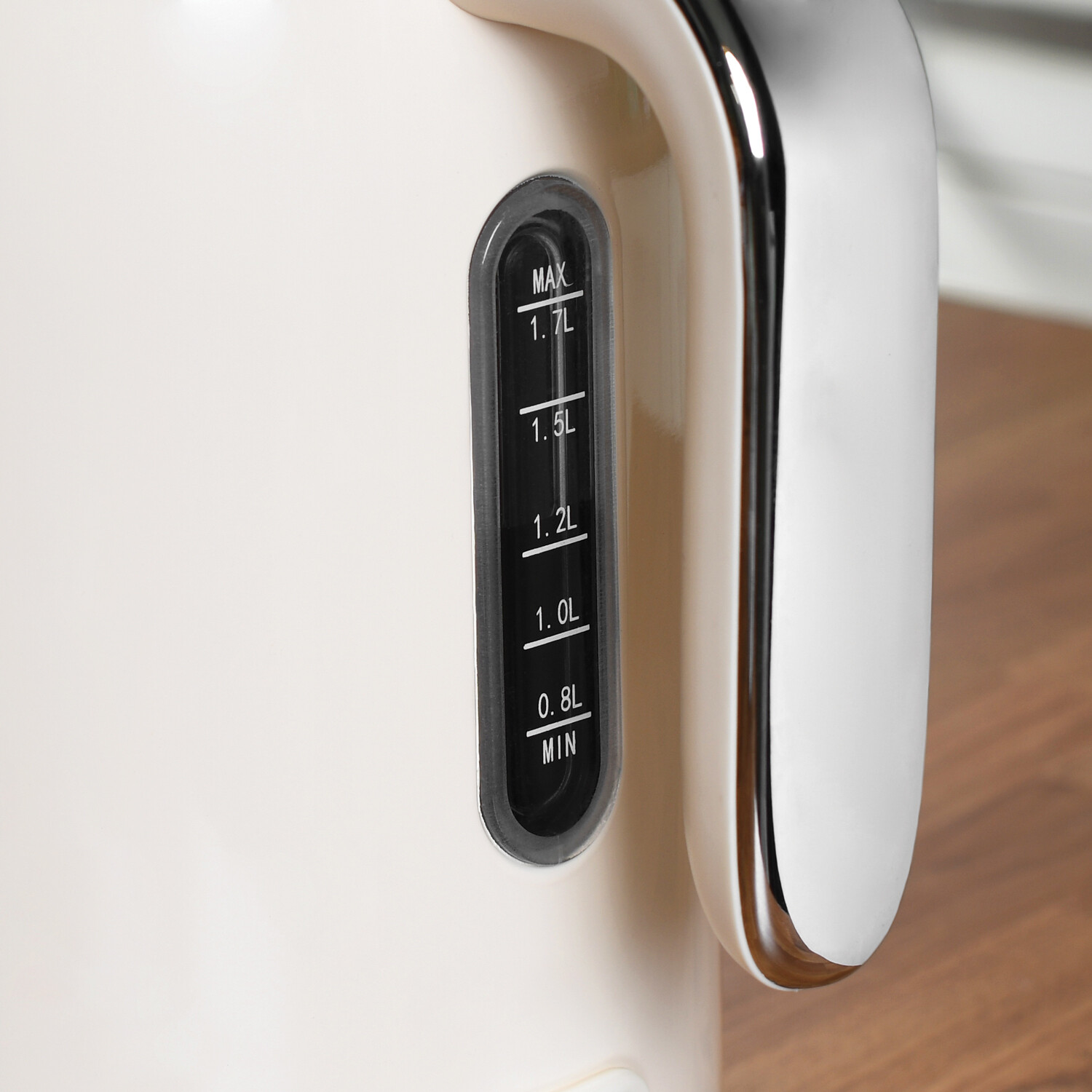 Retro Kettle Cream Image 3