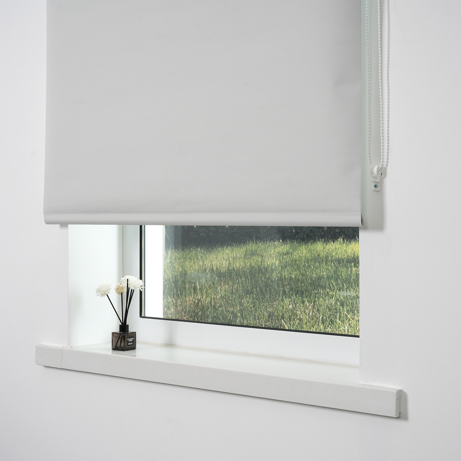 Plain Blackout Blinds - Pearl / 90cm Image 3