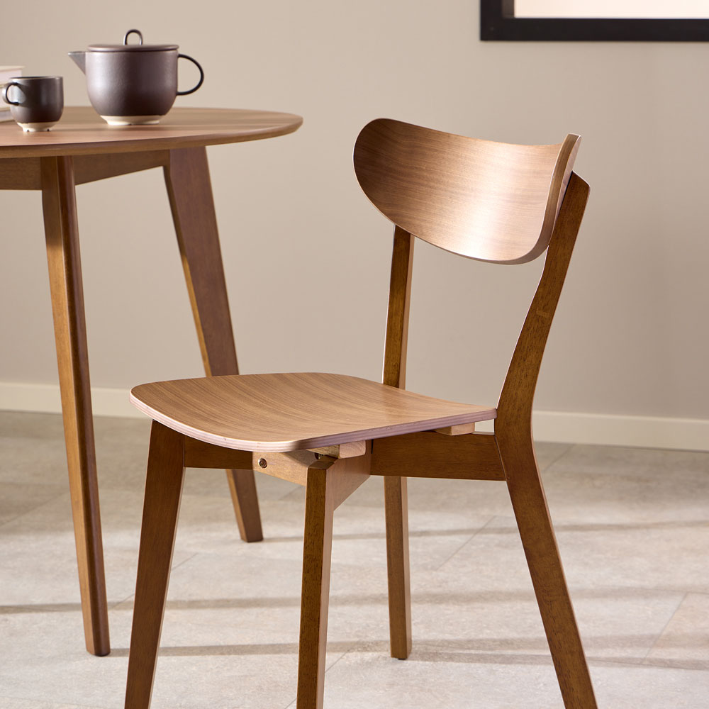 Furniture To Go Roxby Walnut 4 Seater Round Dining Table Image 5