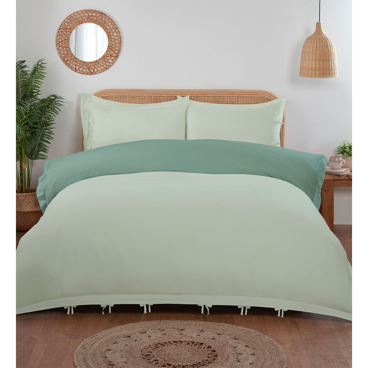 Moda Green King Size Reversible Duvet Set Image 2