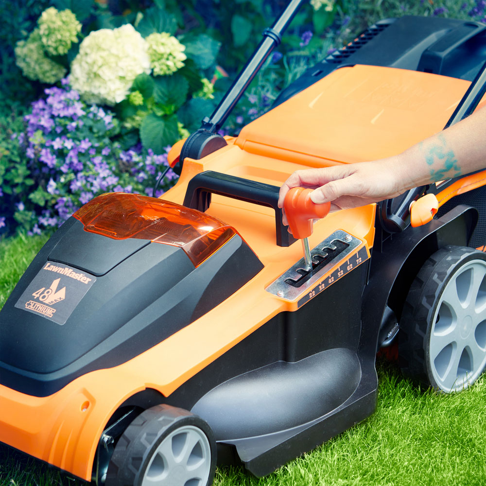LawnMaster MX 24V 48V 41cm Cordless Lawnmower with Battery Set Image 4