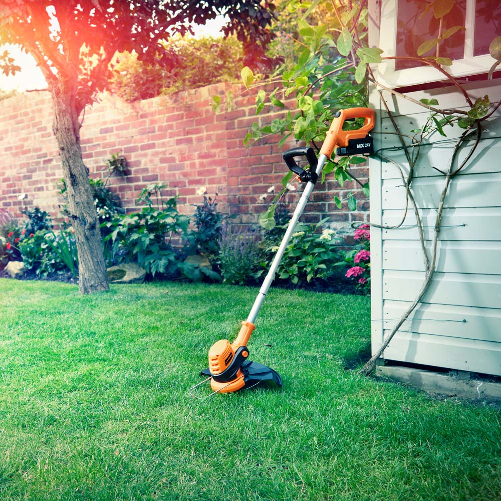 LawnMaster MX CLGT2425T-01 24V Cordless Grass Trimmer with Battery and Charger 25cm Image 2