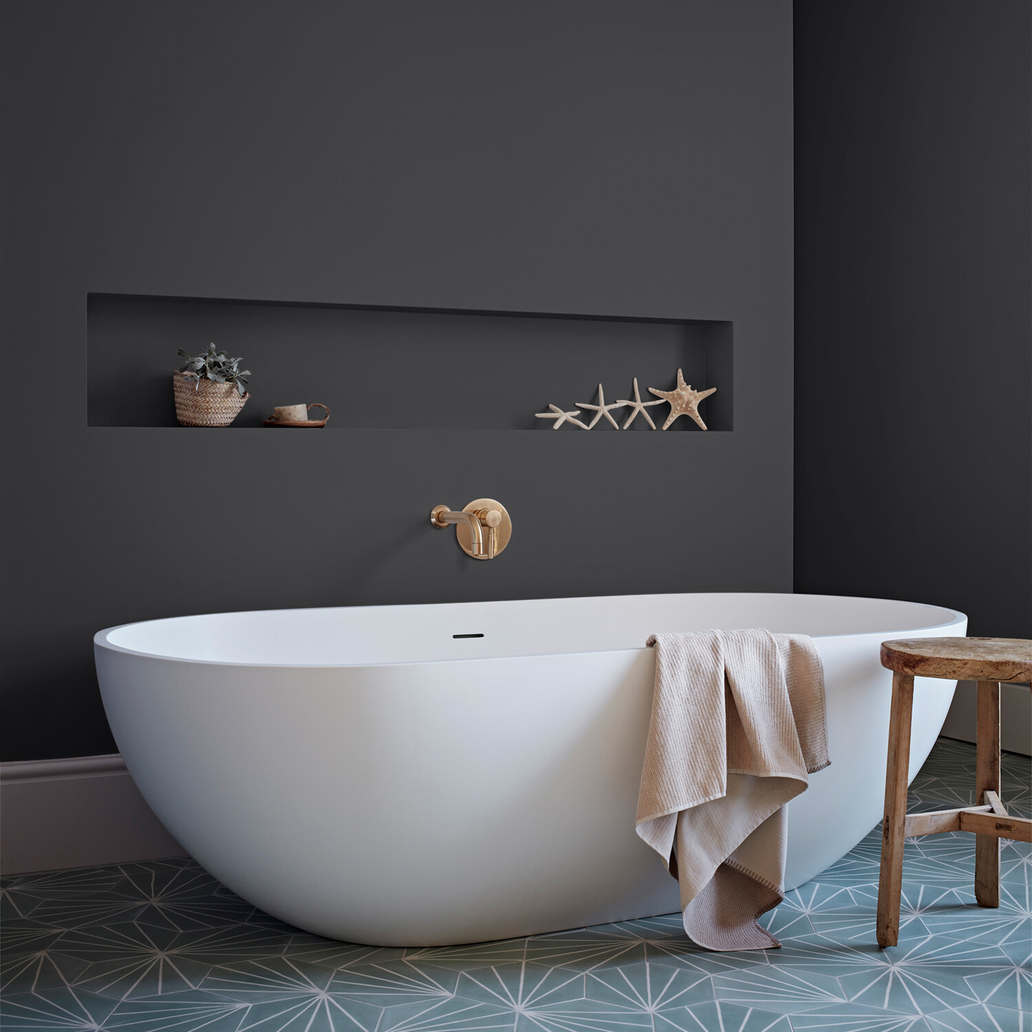 Crown Easyclean Bathroom Paint - Rebel Image 2