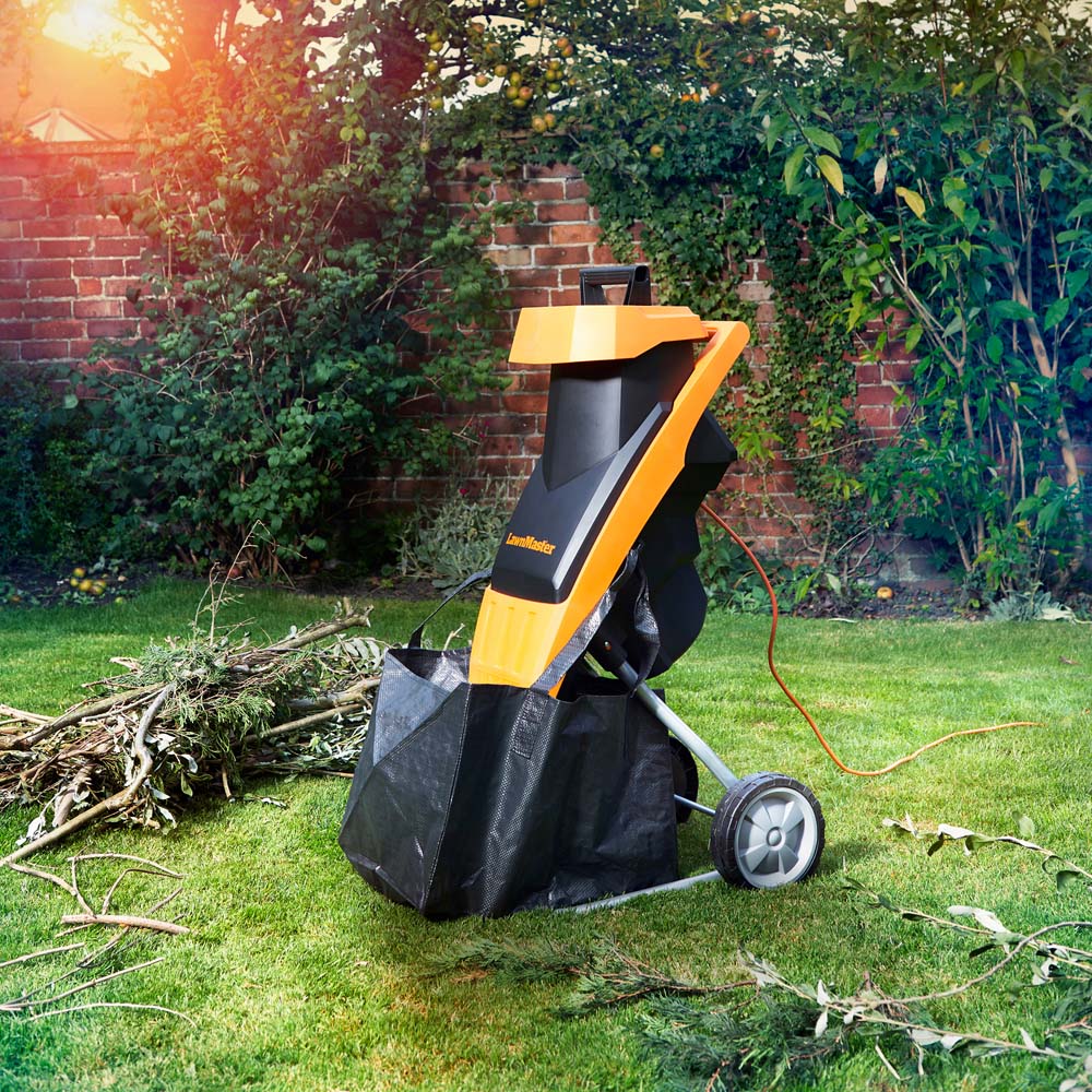 LawnMaster FD2402-01 Impact Electric Garden Shredder with 50L Collection Bag 2400W Image 2