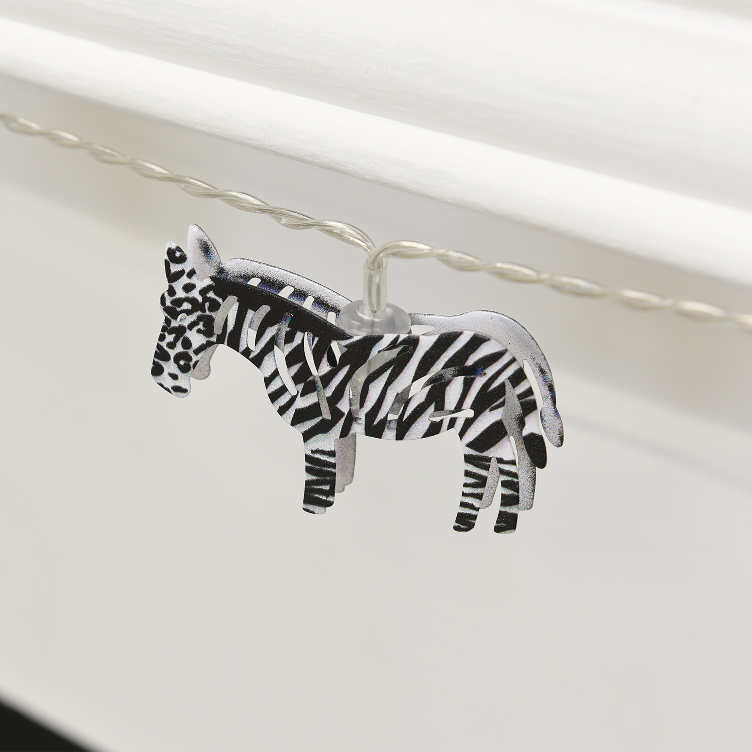 15 LED Zebra String Light - Black and White Image 4