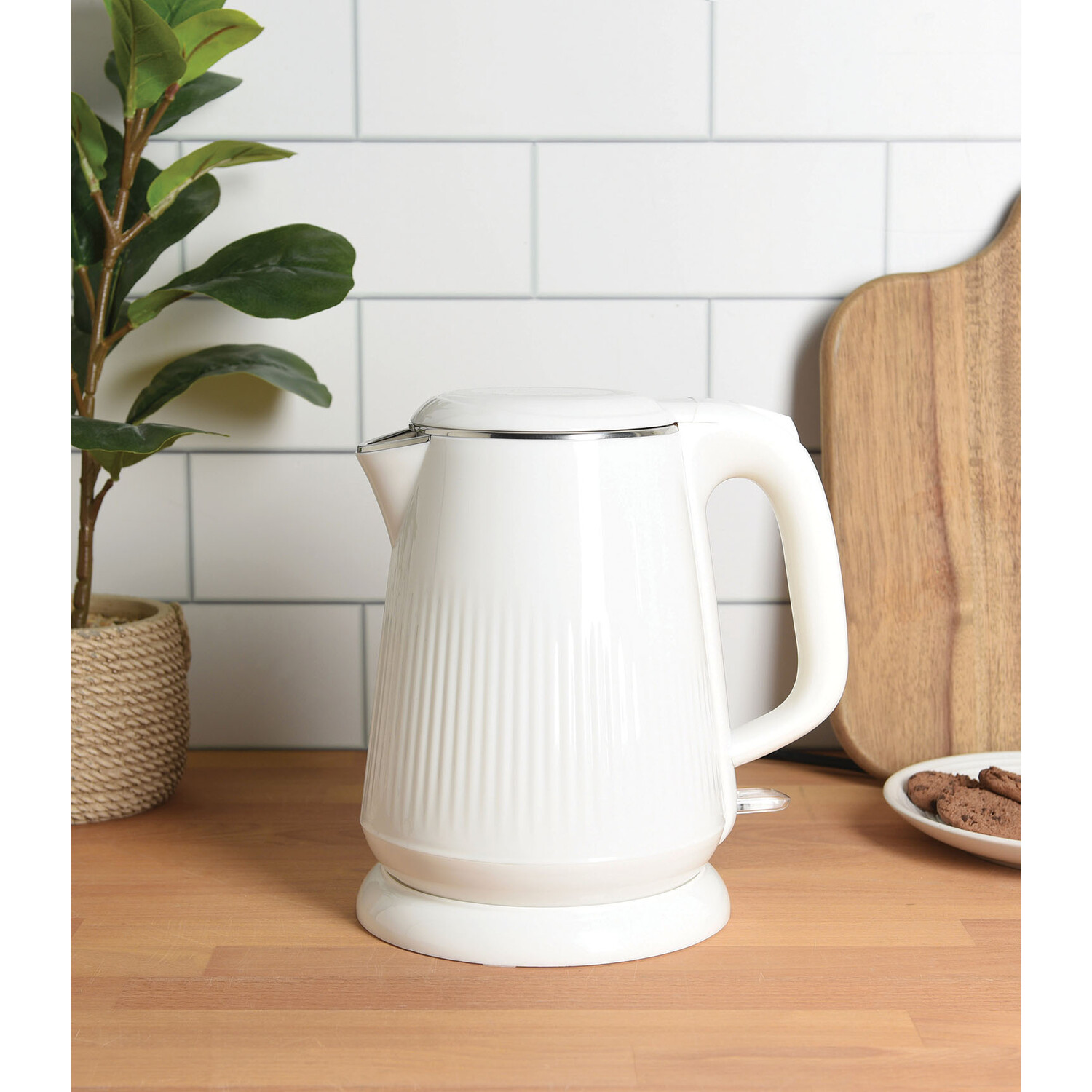 My Kitchen Cream Kettle - White Image 2