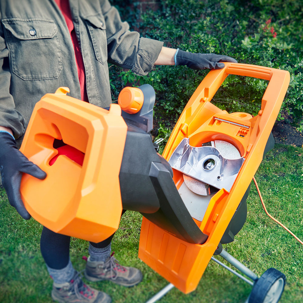 LawnMaster FD2402-01 Impact Electric Garden Shredder with 50L Collection Bag 2400W Image 6