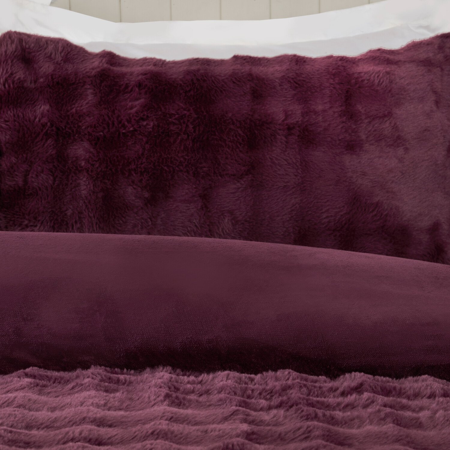 Aurora Soft Faux Fur Duvet Set Berry King Image 4