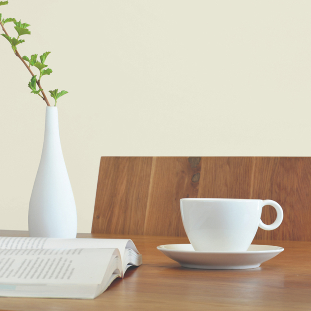 Johnstone's Walls & Ceilings White Whisper Soft Sheen Paint 2.5L Image 4