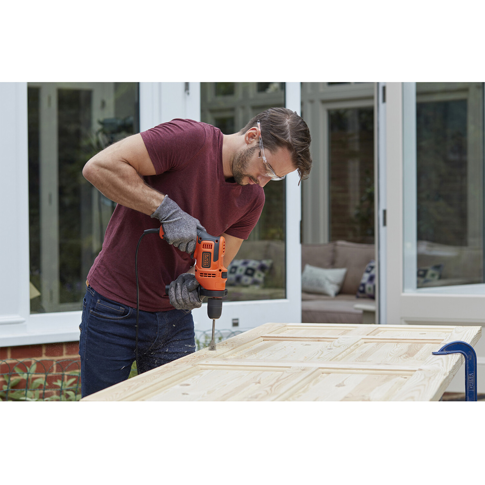 BLACK+DECKER 500W Corded Hammer Drill Image 3