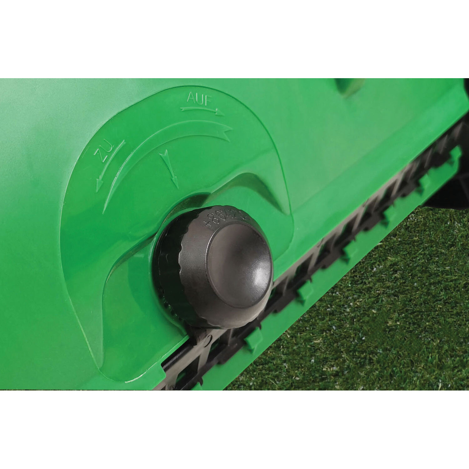 Rotary Spreader - Green Image 7