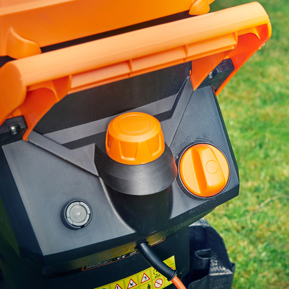 LawnMaster FD2402-01 Impact Electric Garden Shredder with 50L Collection Bag 2400W Image 5