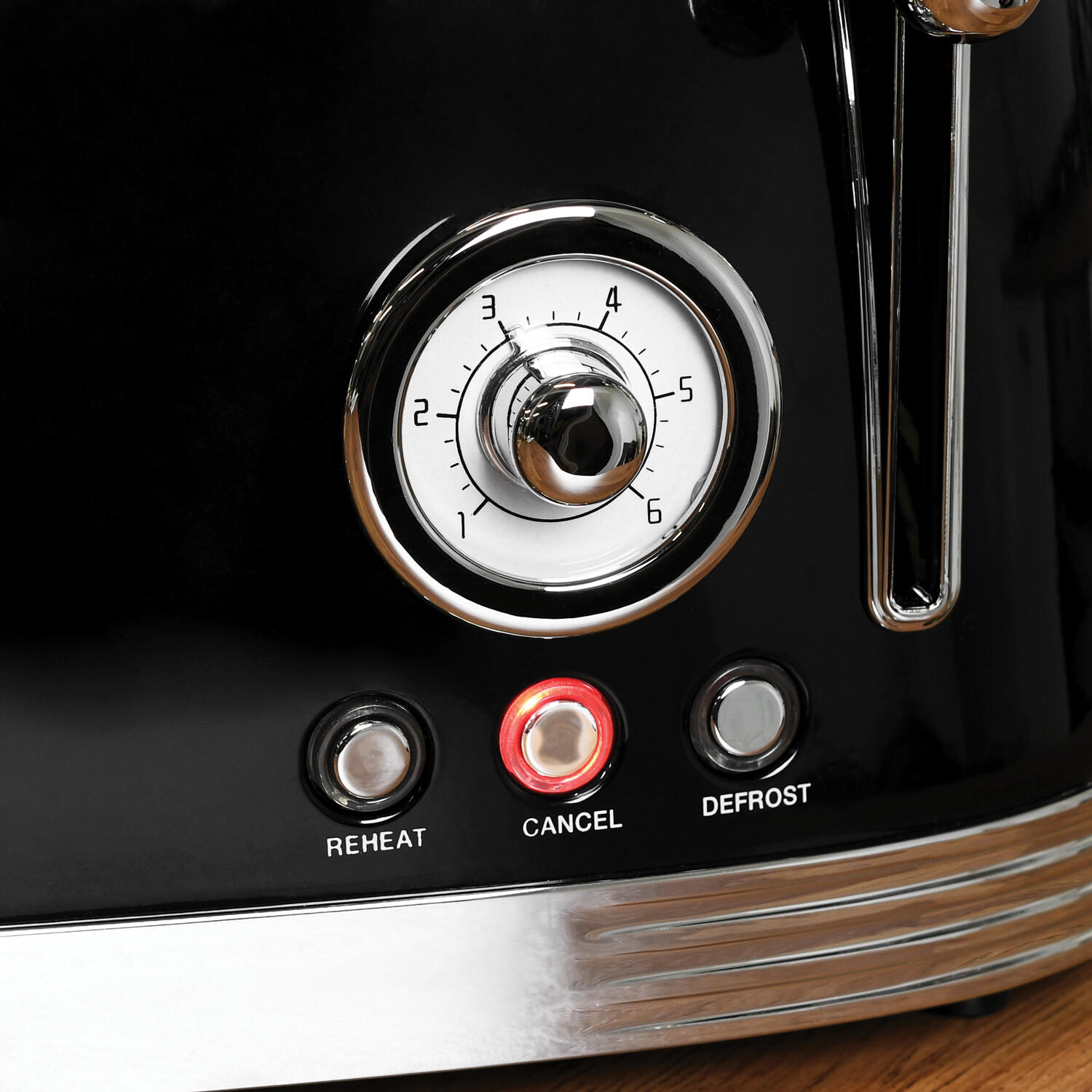 Retro 4 Slice Toaster Black Image 5