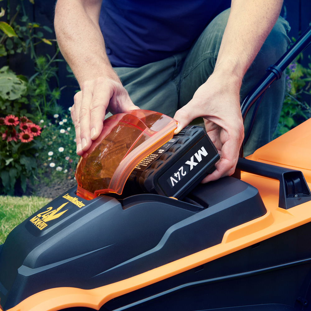 LawnMaster MX 24V Battery Operated 32cm Cordless Lawn Mower Image 3