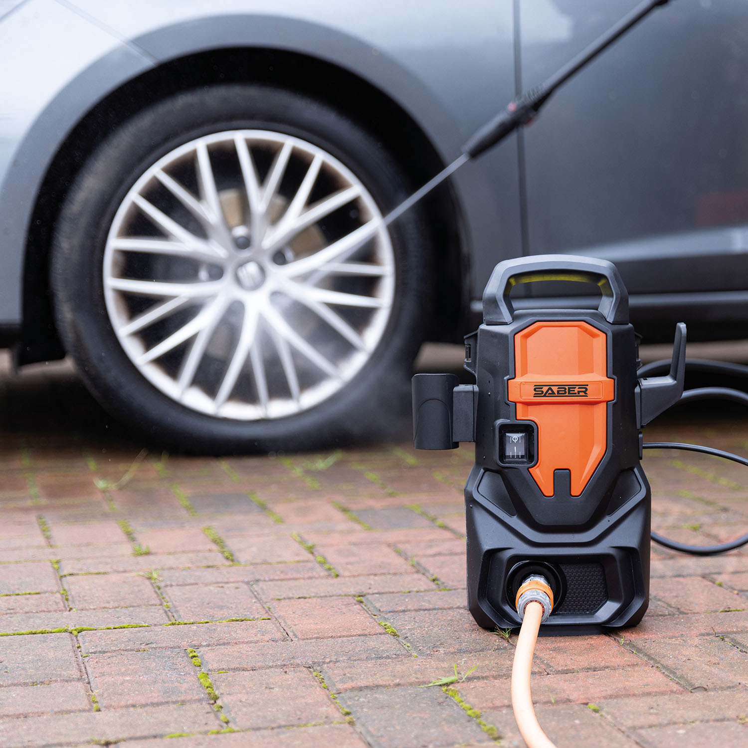Saber 1200W Pressure Washer Black and Orange Image 2