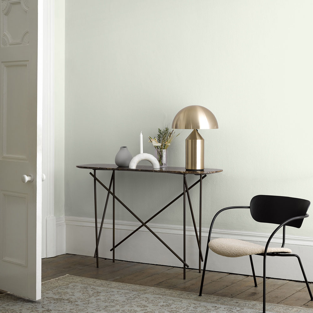 Crown Breatheasy Walls & Ceilings Milk White Silk Emulsion Paint 2.5L Image 4