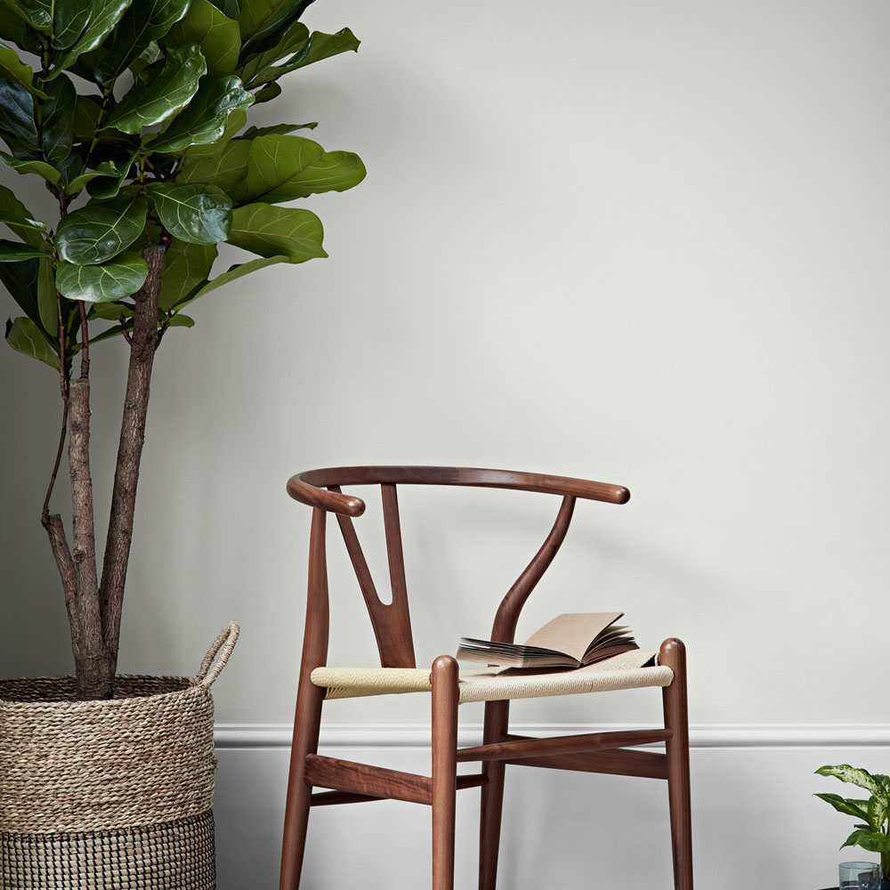 Crown Walls & Ceilings Early Dawn Matt Emulsion Paint 2.5L Image 4