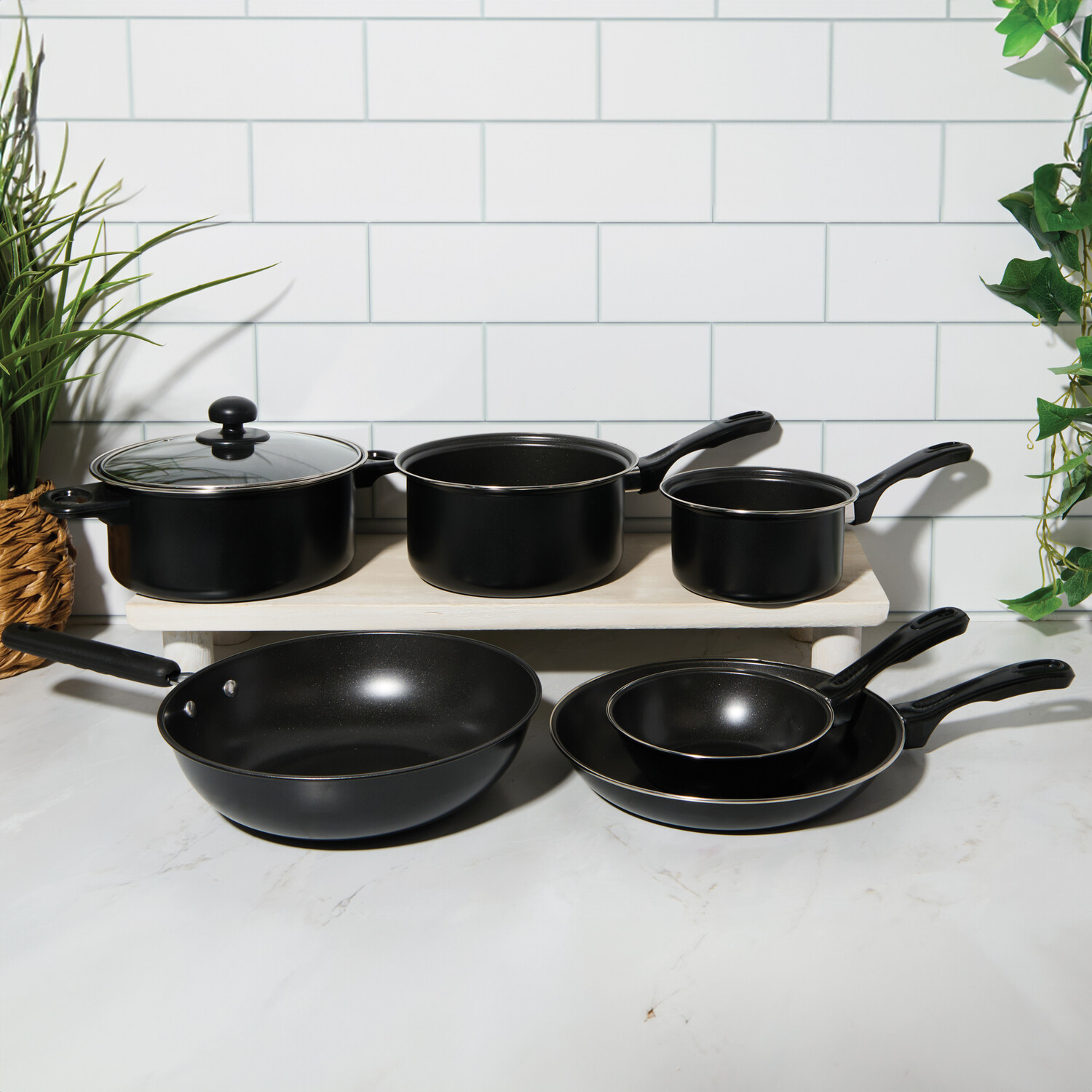 22 Piece Kitchen Starter Set Black Image 15