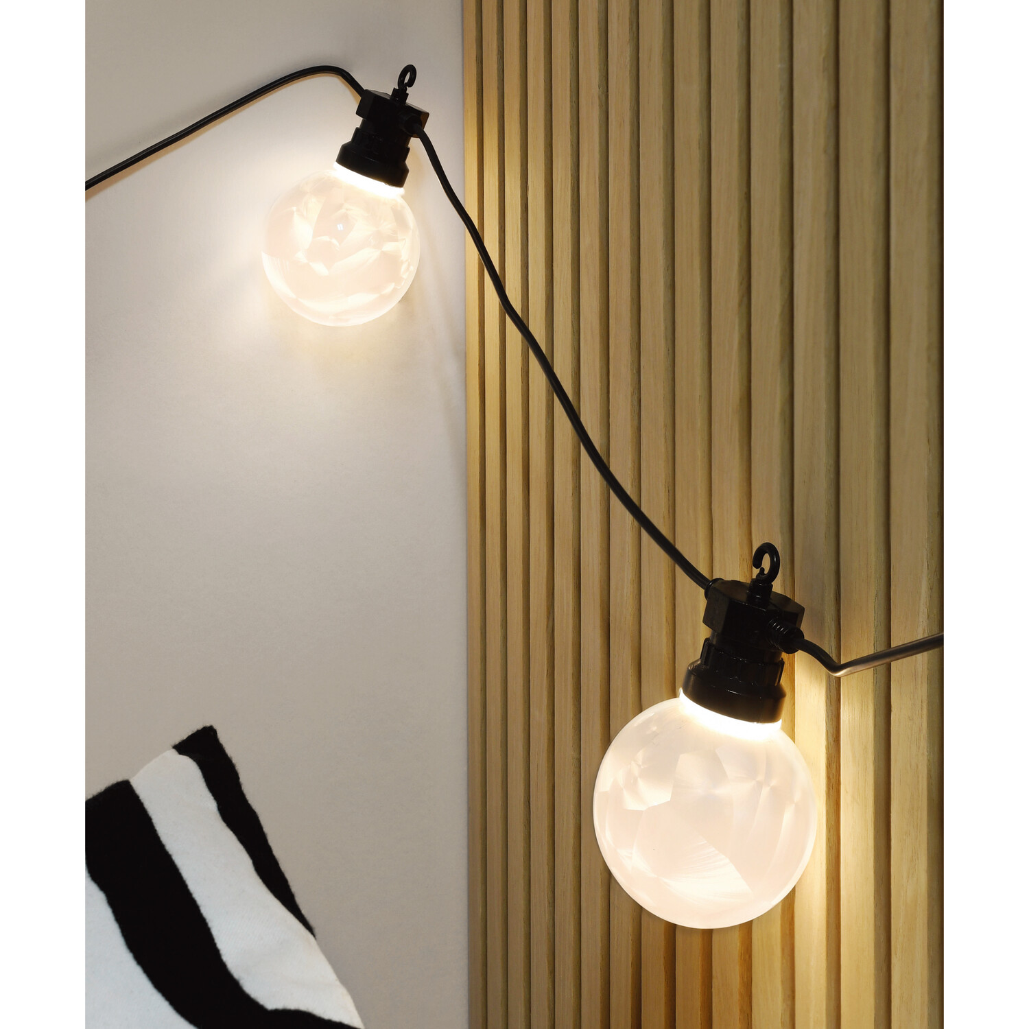 Marble Effect Indoor and Outdoor String Light - Black Image 6