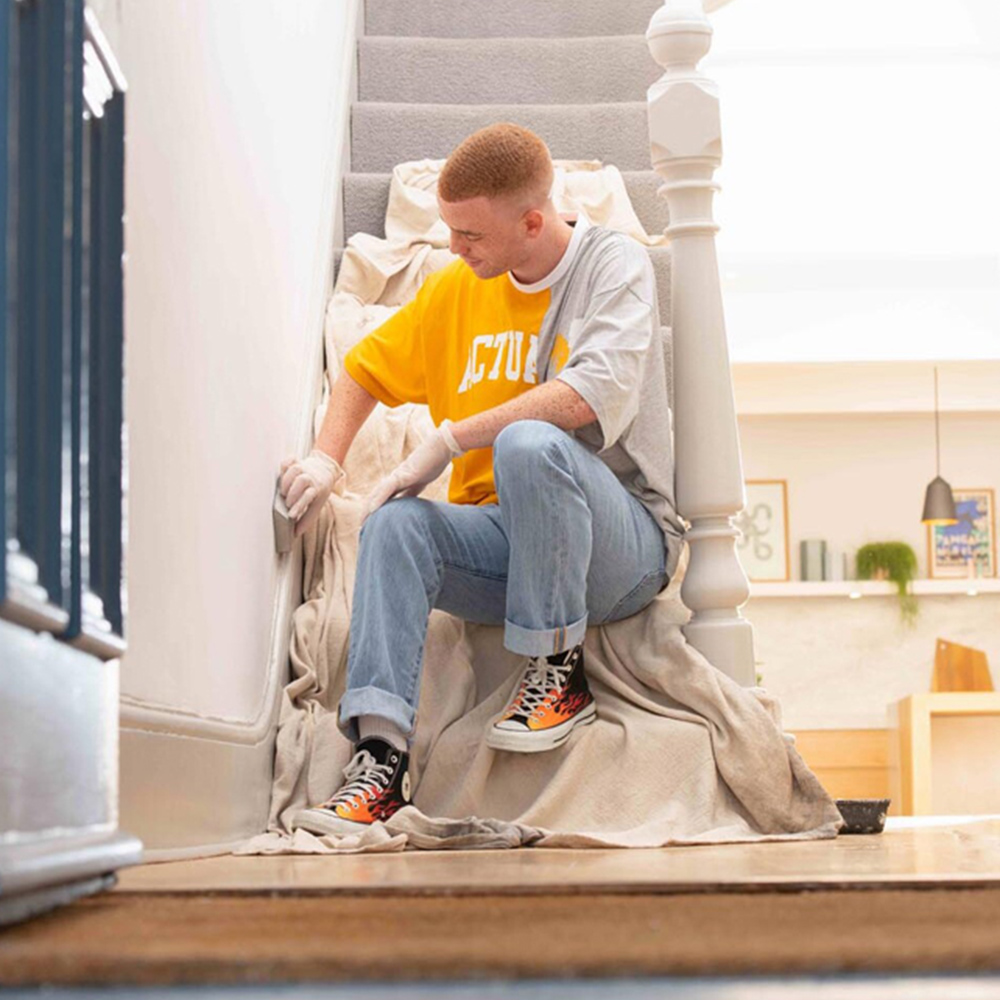 Marigold Medium Large Latex Disposable Gloves 20 Pack Image 2