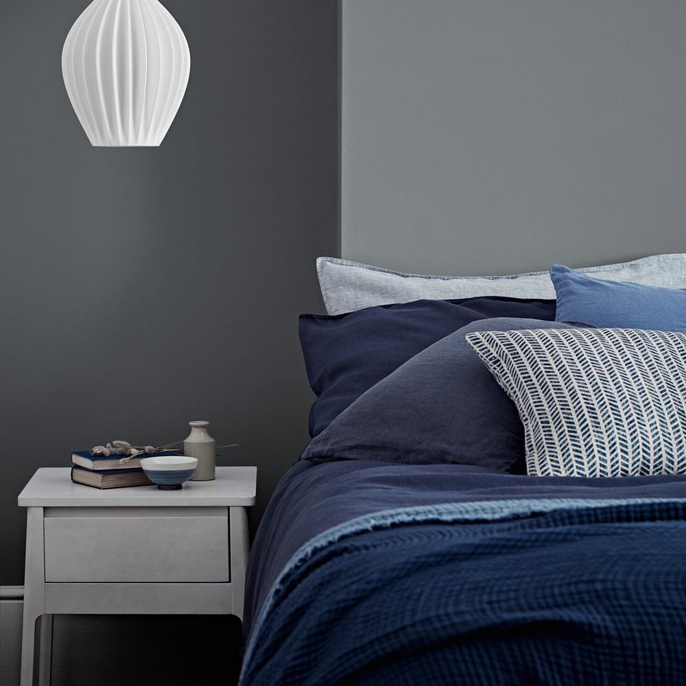 Crown Wall & Ceilings City Break Silk Emulsion 2.5L Image 5