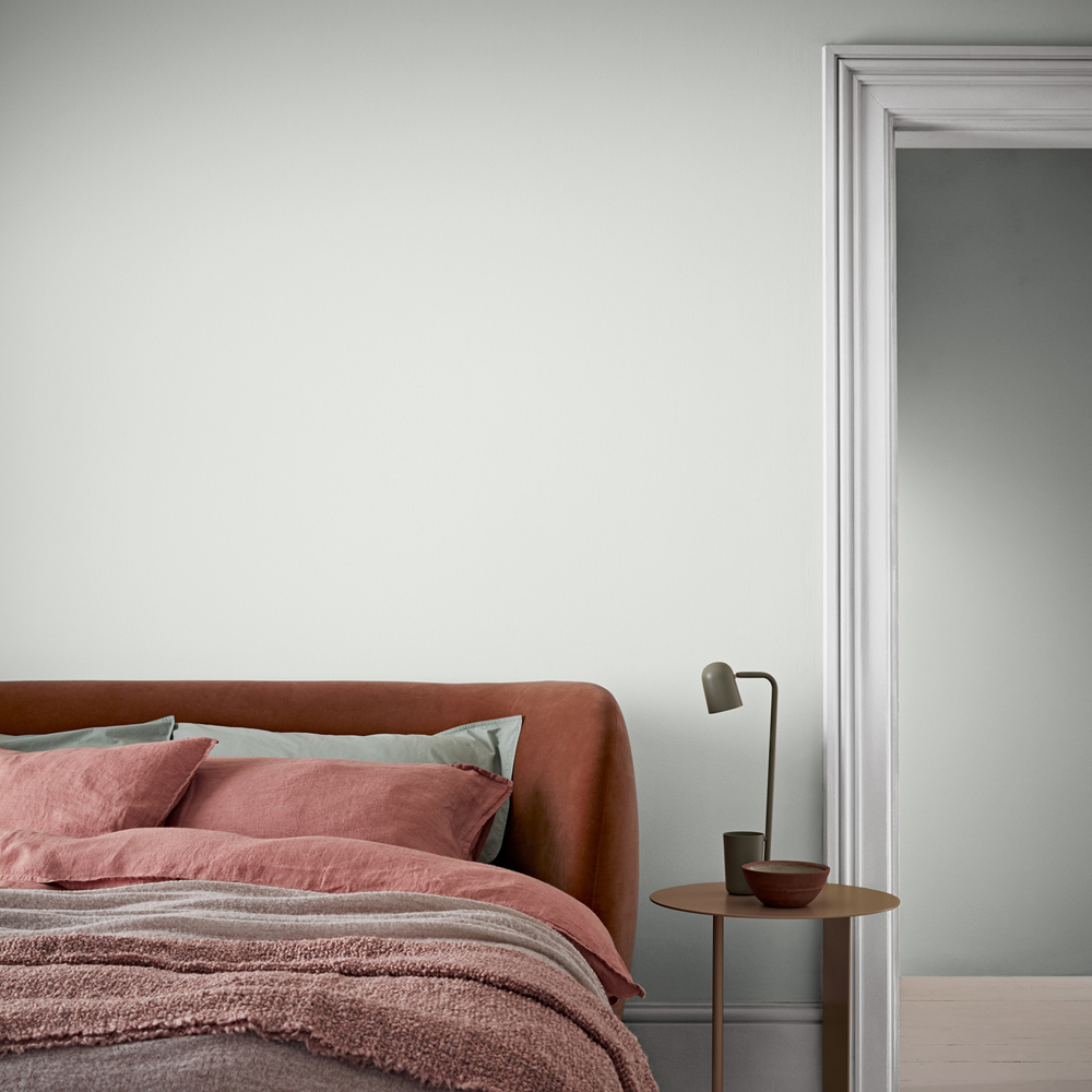 Crown Breatheasy Walls & Ceilings Seldom Seen Silk Emulsion Paint 2.5L Image 5