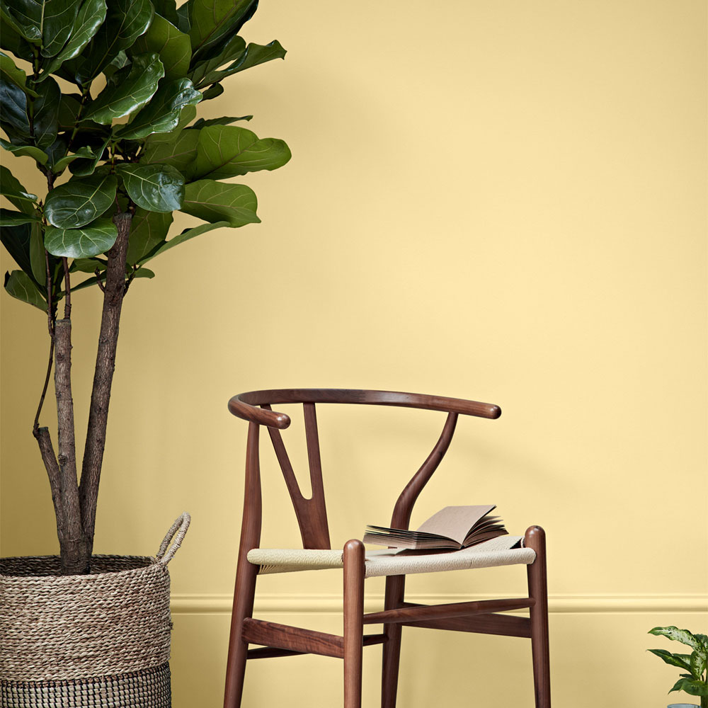 Crown Breatheasy Walls & Ceilings Sunrise Matt Emulsion Paint 2.5L Image 4