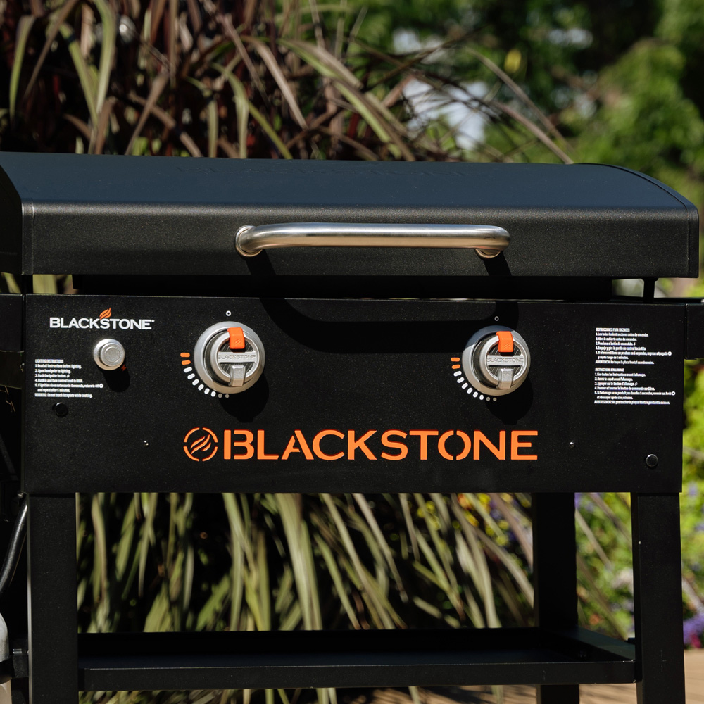 Blackstone 257-2147EU Griddle with Hood 28 inch Image 3