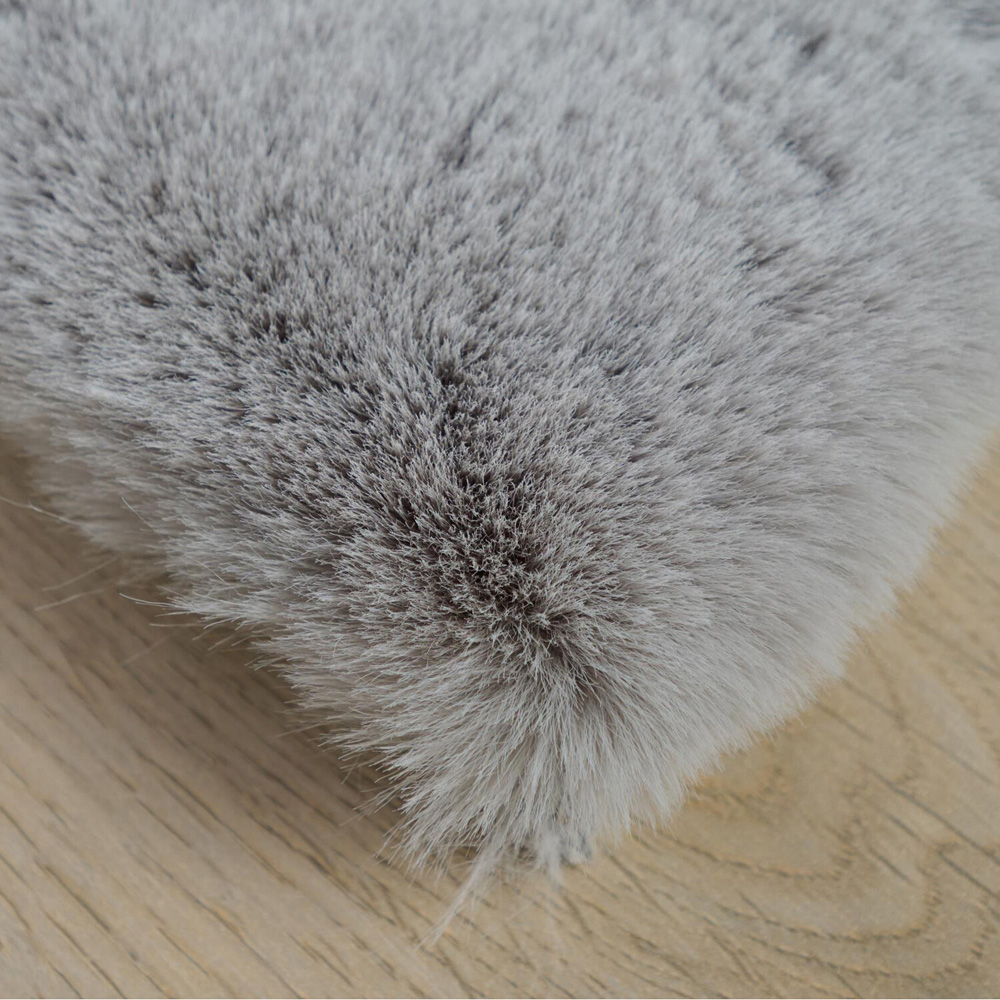 Deluxe Rabbit Faux Fur Rug  - Silver / 140cm Image 3
