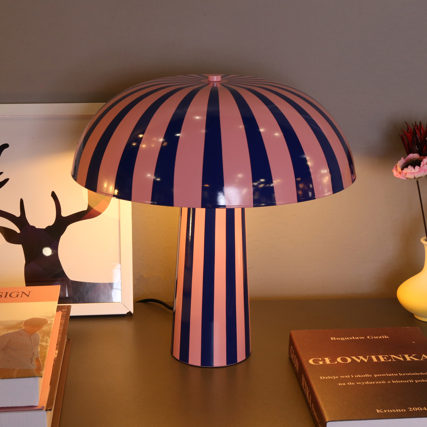 Kenna Stripe Table Lamp Image 4