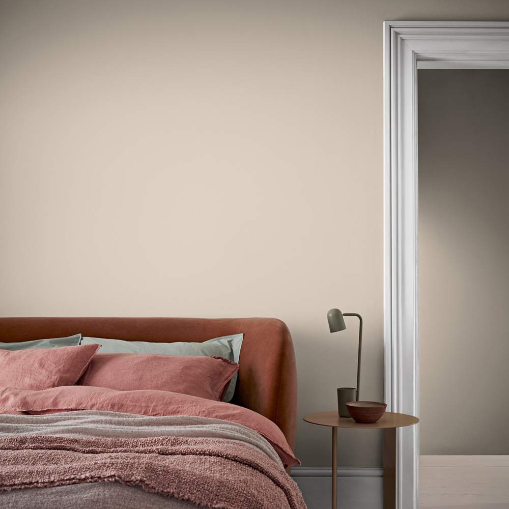 Crown Breatheasy Walls & Ceilings Wheatgrass Matt Emulsion Paint 2.5L Image 5