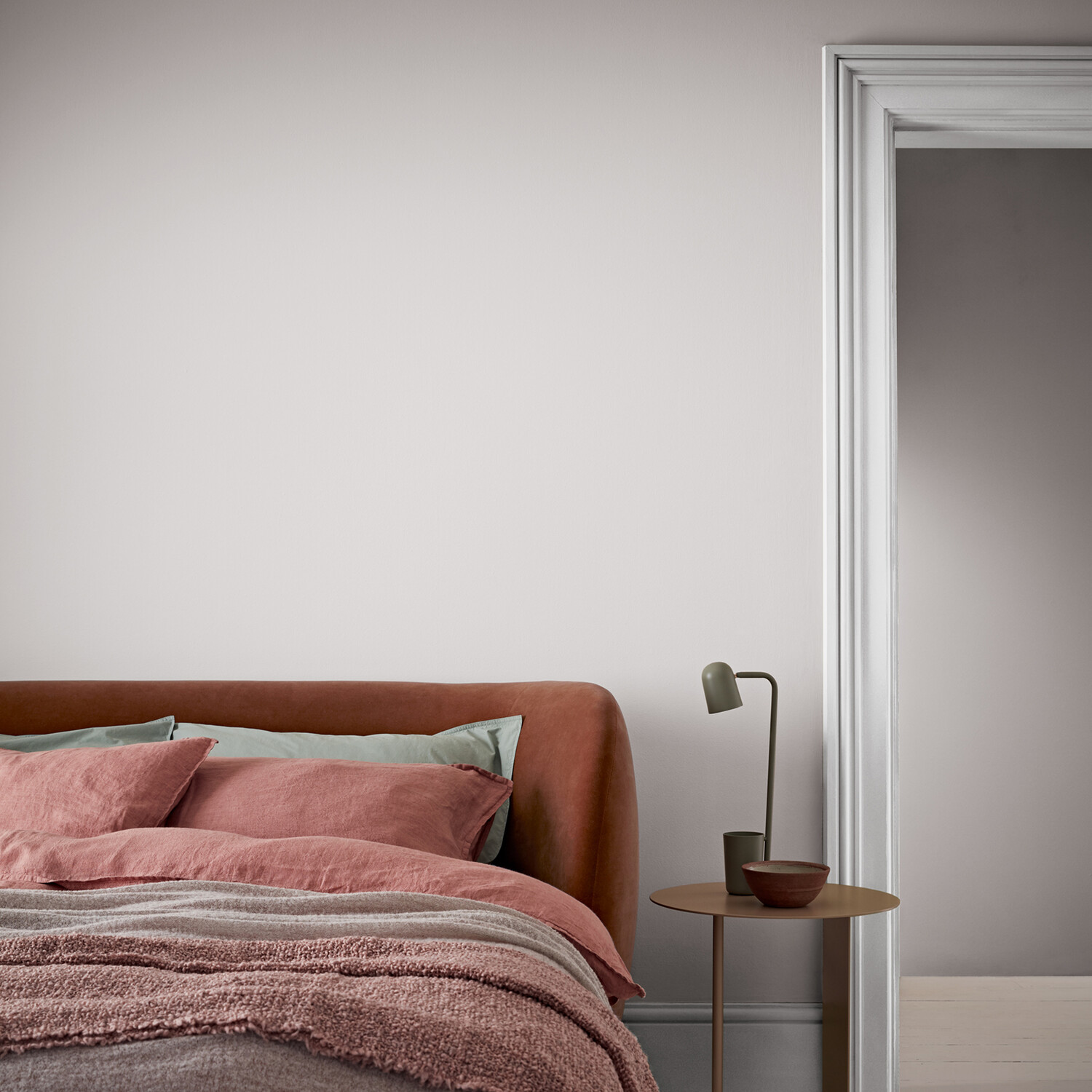 Crown Walls & Ceilings Spotlight Mid Sheen Emulsion Paint 2.5L Image 5