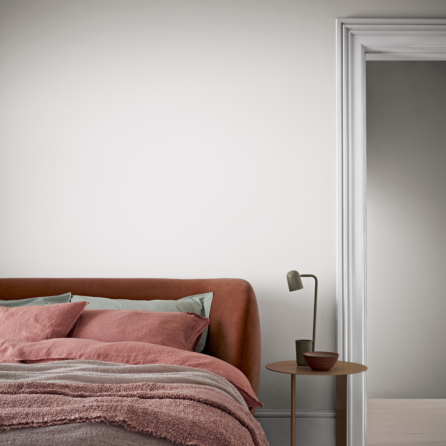 Crown Walls & Ceilings Fresh Coconut Mid Sheen Emulsion Paint 2.5L Image 4