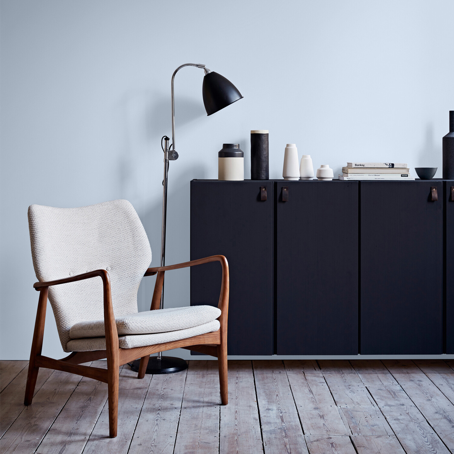 Crown Easyclean Moonlight Bay Matt Emulsion Multisurface Paint 2.5L Image 9