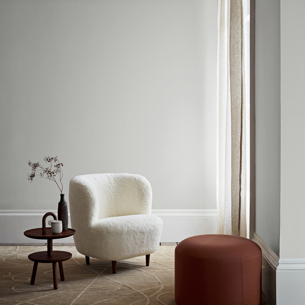 Crown Walls & Ceilings Taffeta Matt Emulsion Paint 2.5L Image 4