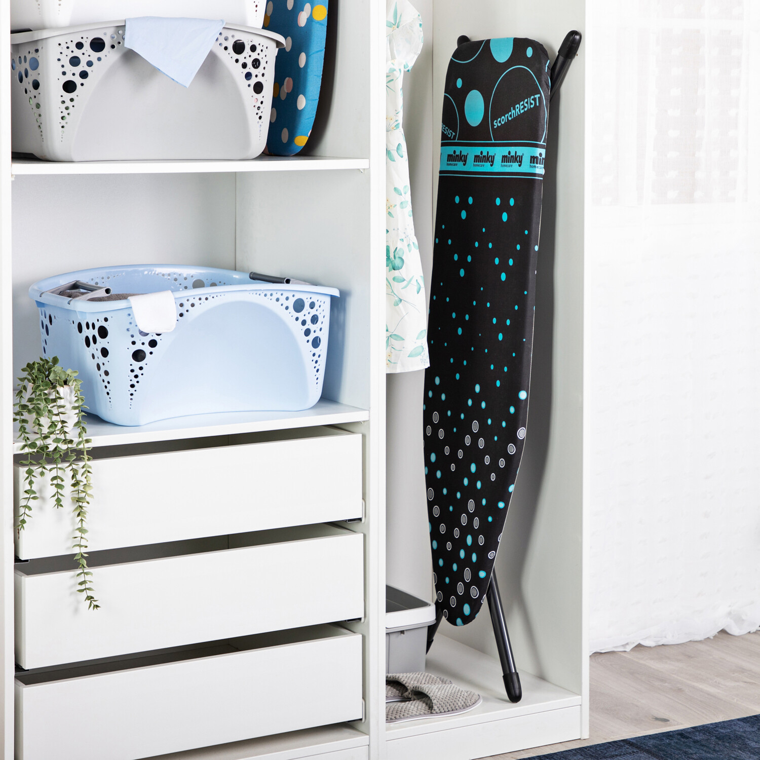 Minky Hot Spot Ironing Board - Blue Image 3
