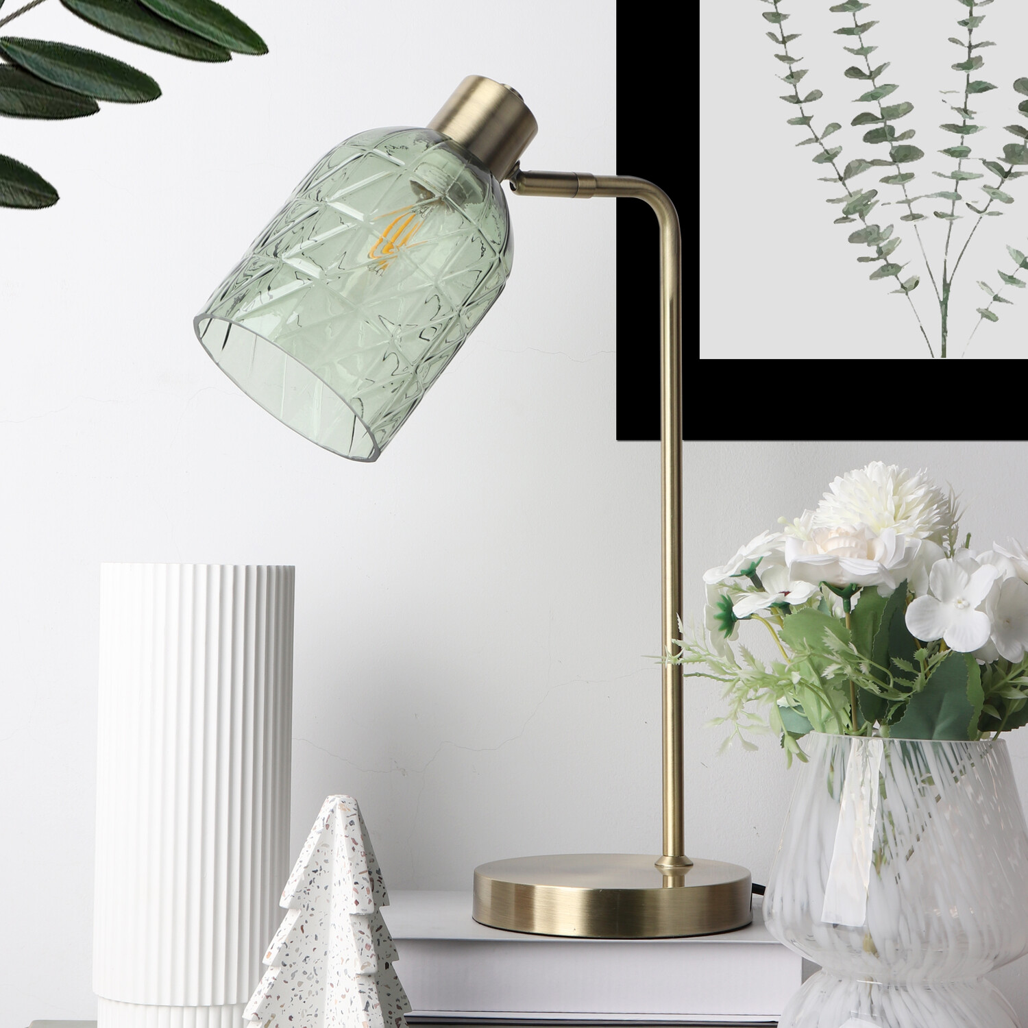 Amilla Glass Table Lamp Green Image 2