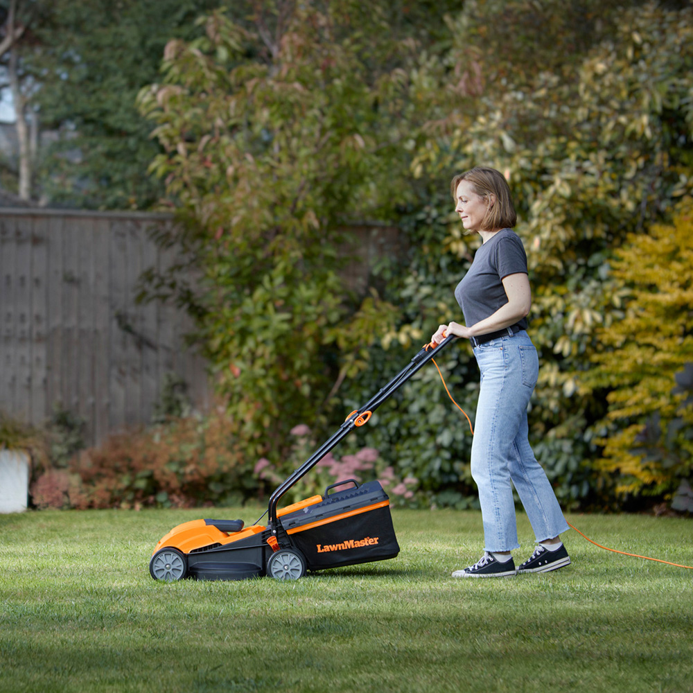 LawnMaster M2EB1232M 1200W 32cm Electric Lawn Mower with Rear Roller Image 8