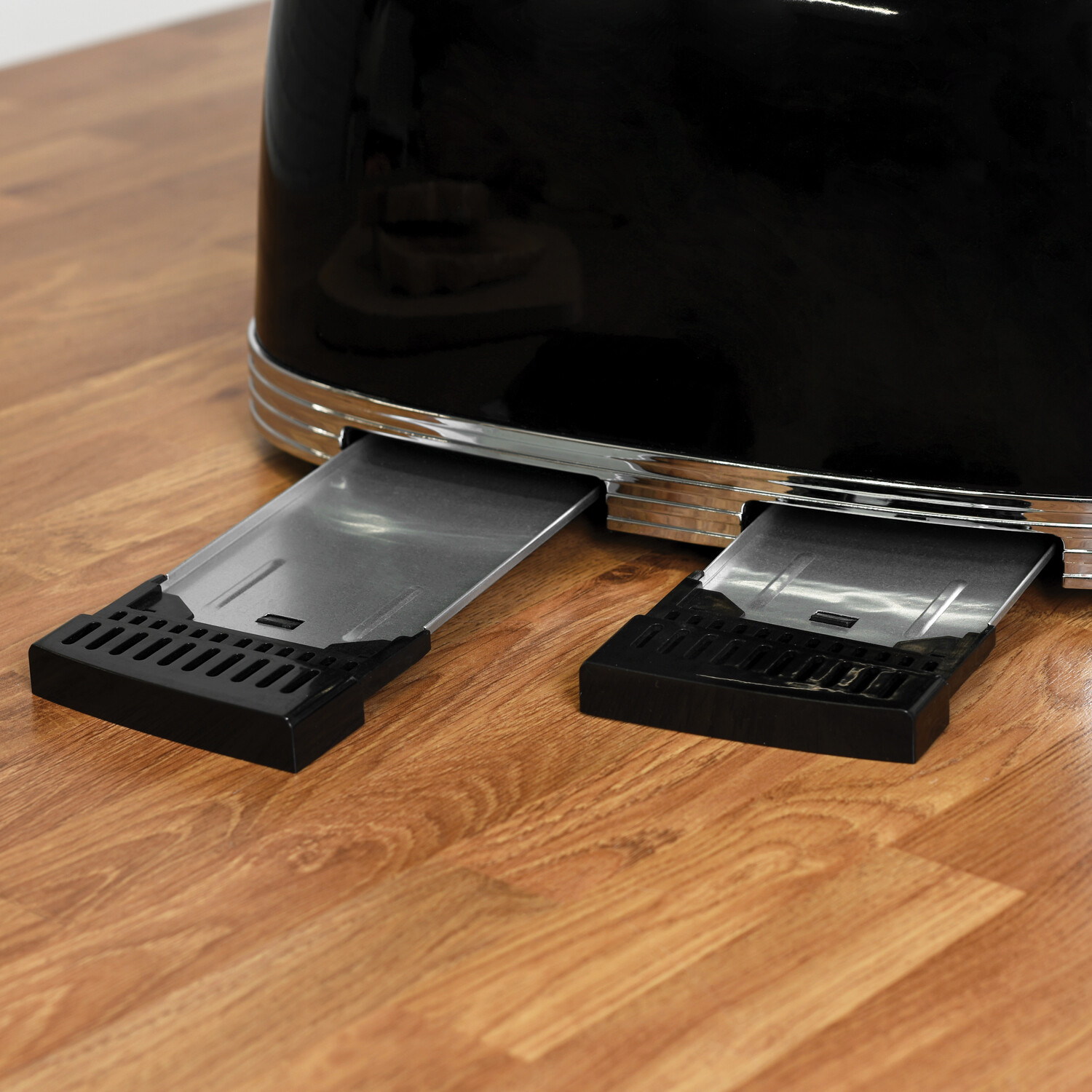 Retro 4 Slice Toaster Black Image 4