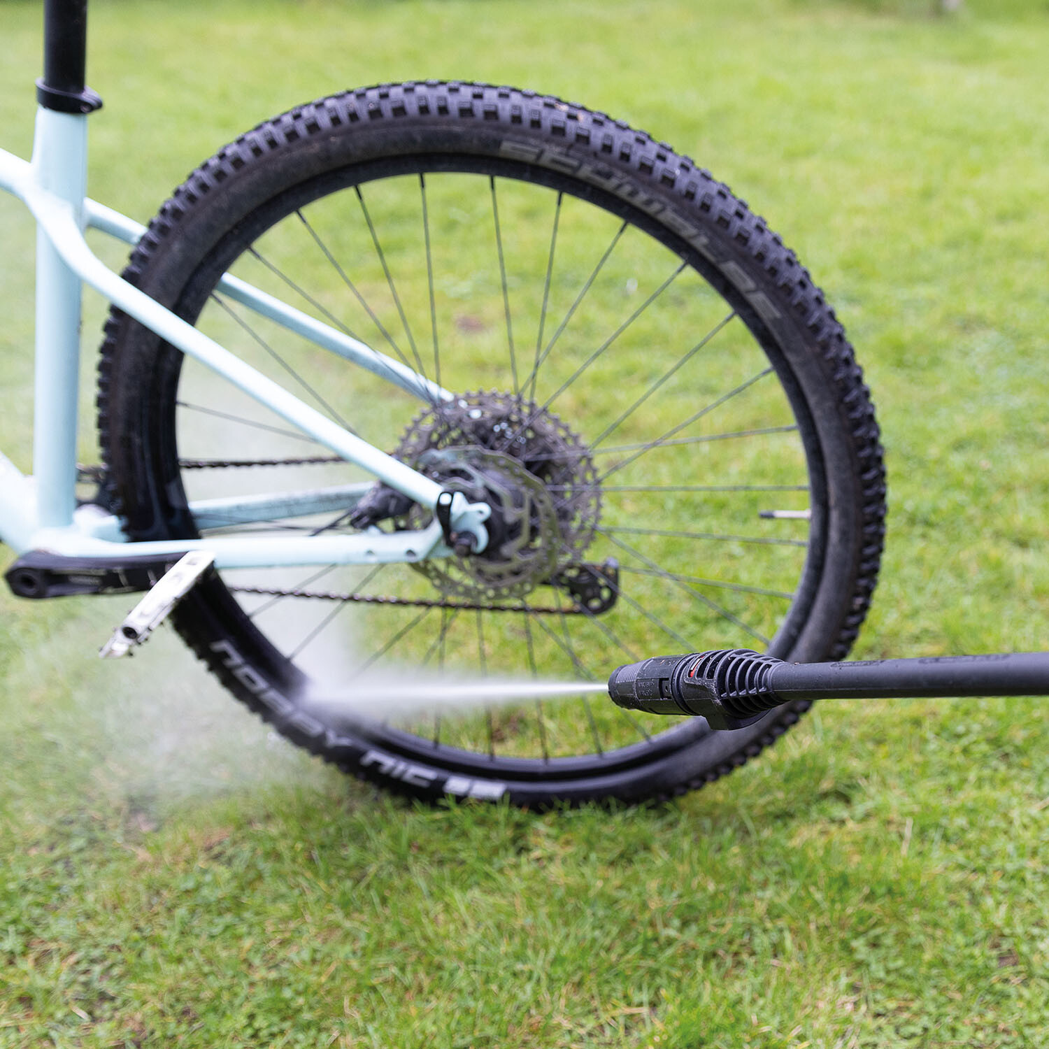 Saber 1600W Pressure Washer Black and Orange Image 13