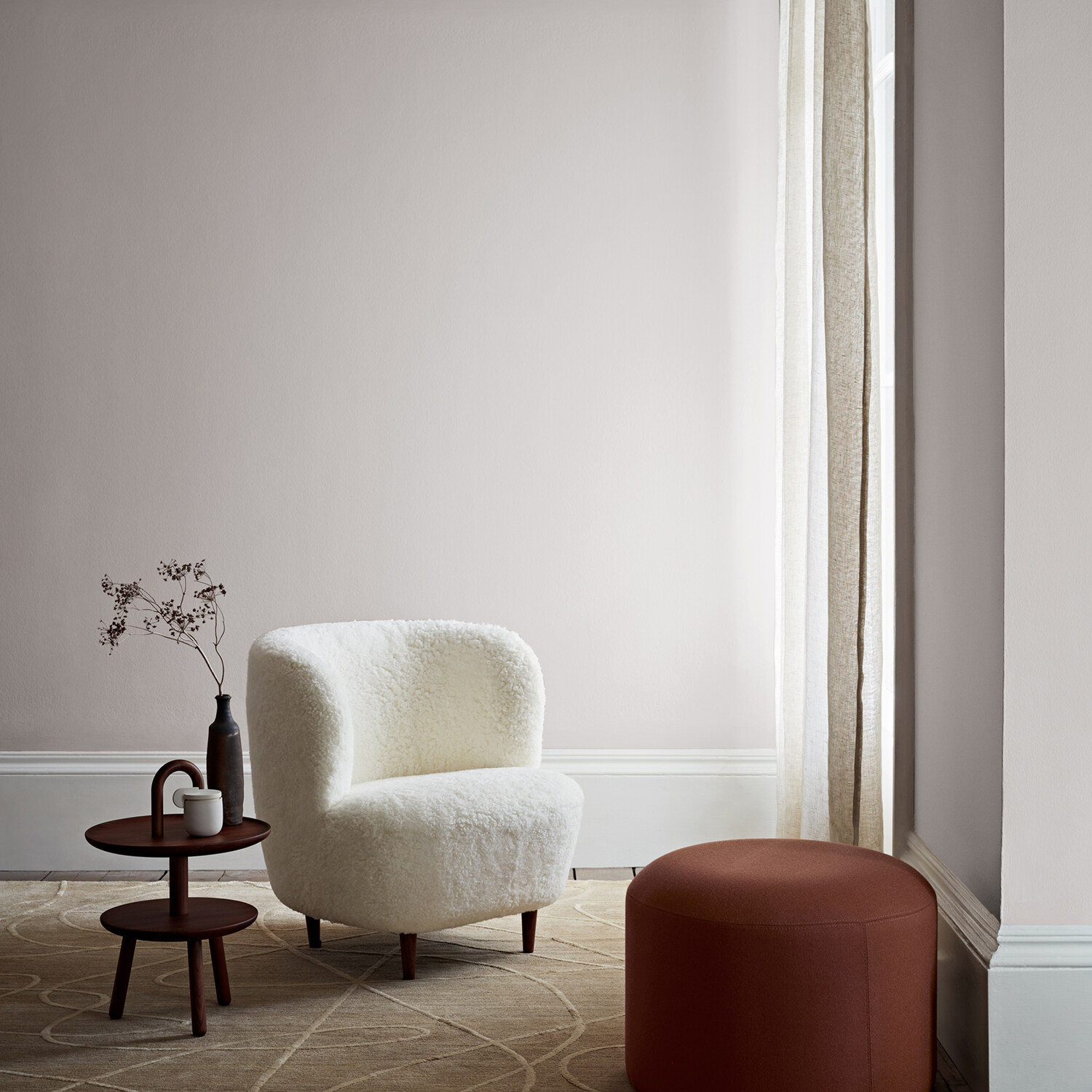 Crown Walls & Ceilings Spotlight Mid Sheen Emulsion Paint 2.5L Image 6