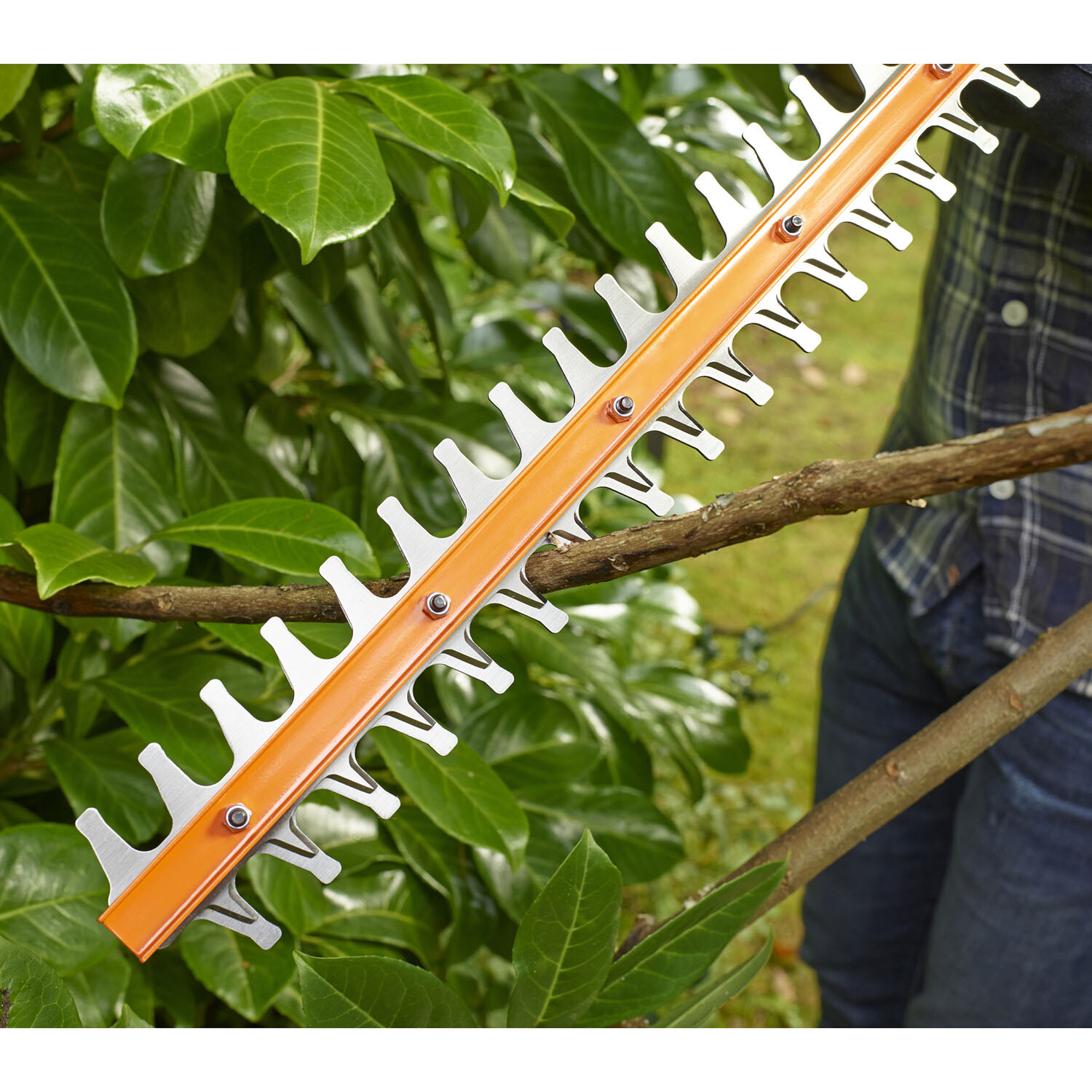 BLACK+DECKER Hedge Trimmer 450W Image 4